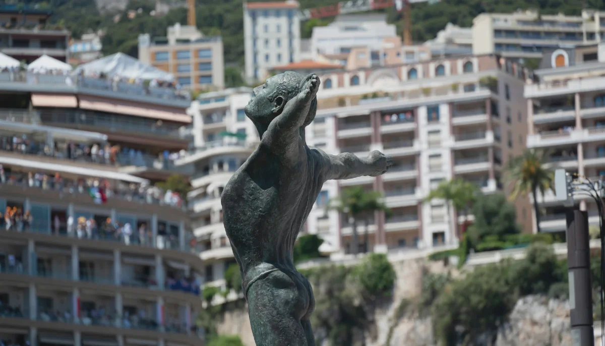 Monaco 2026: Warum dieser Lauf trotz Überhol-Problemen einer der wichtigsten F1-Wochenenden des Jahres bleibt. Vorschau, Favoriten, Atmosphäre.